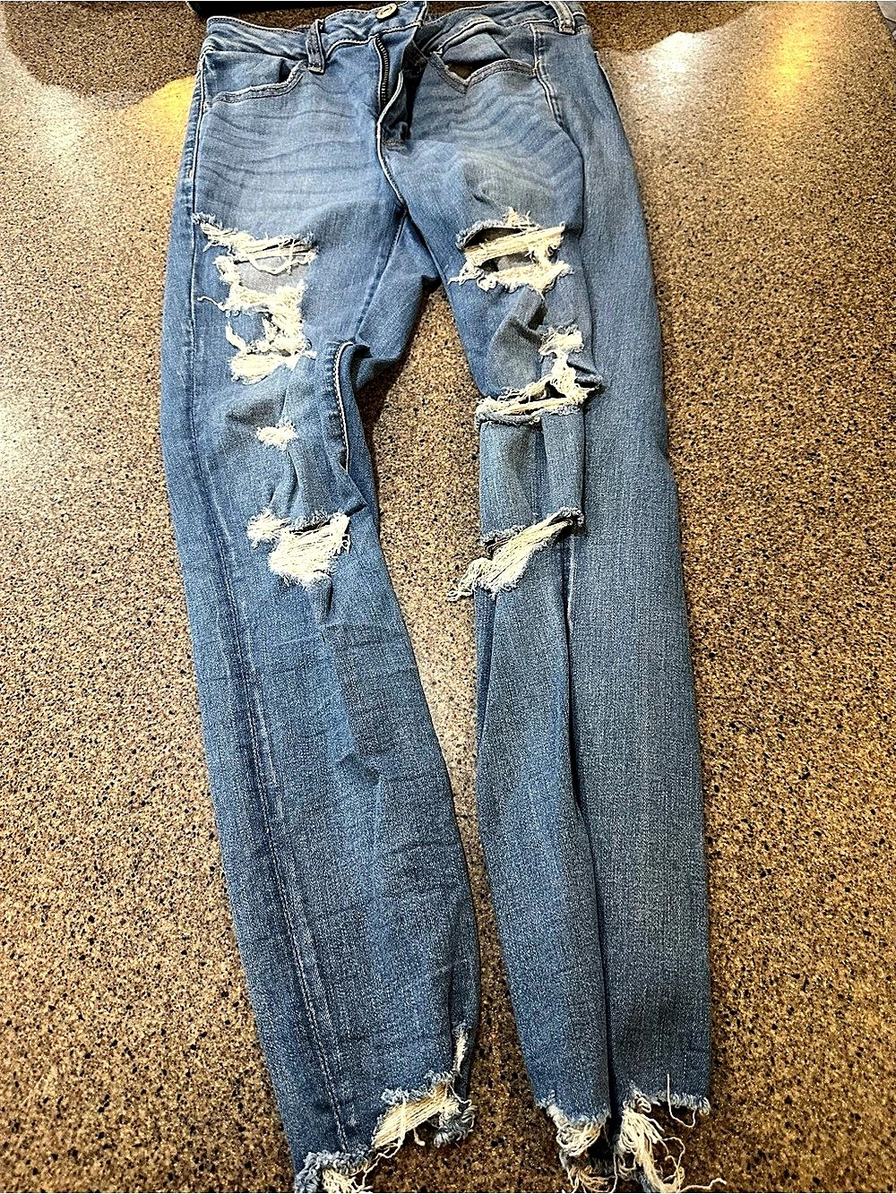 American Eagle Outfitters Distressed Skinny Jeans in Blue size 8